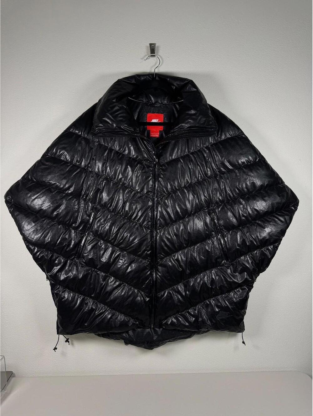 NIKE Cascade Insulated Down Feather Puffer Poncho Cape